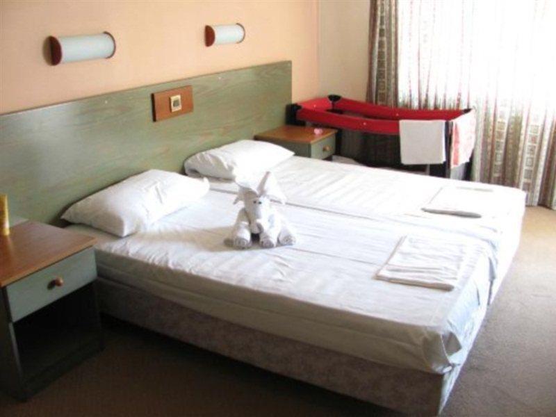 Hotel Mayfair Gardens 3*